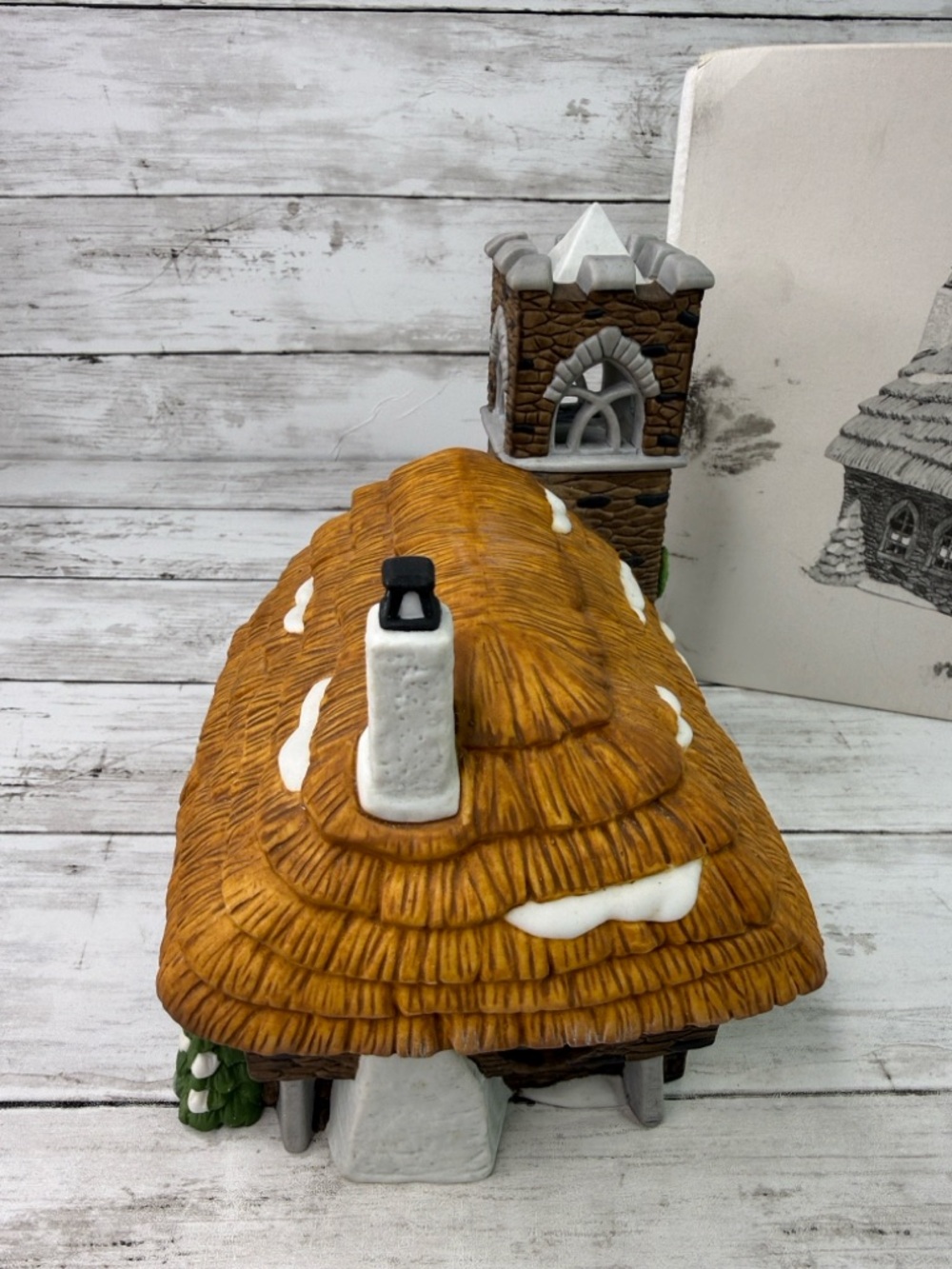 Department 56 “Ivy Glen Church” Dickens Village Christmas with box light - Picture 7 of 10